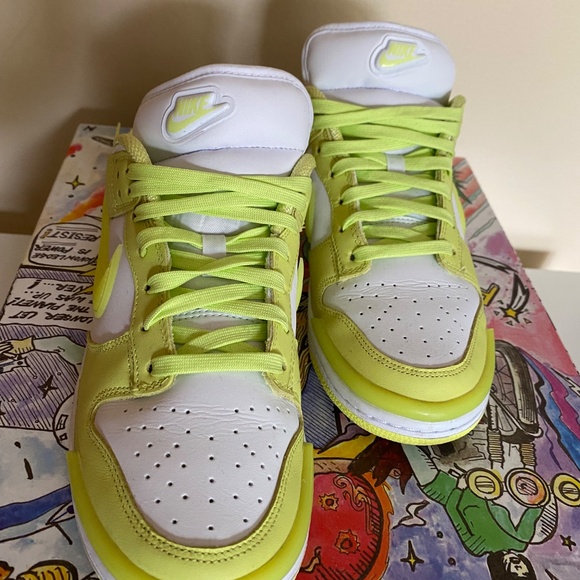 Nike bright yellow low top dunks size 9.5 - Picture 2 of 5